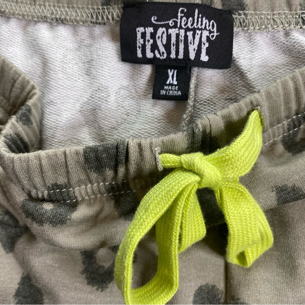 Feeling Festive size XL ‘happy go lucky’ leopard print hoodie jogger outfit set - Picture 15 of 16